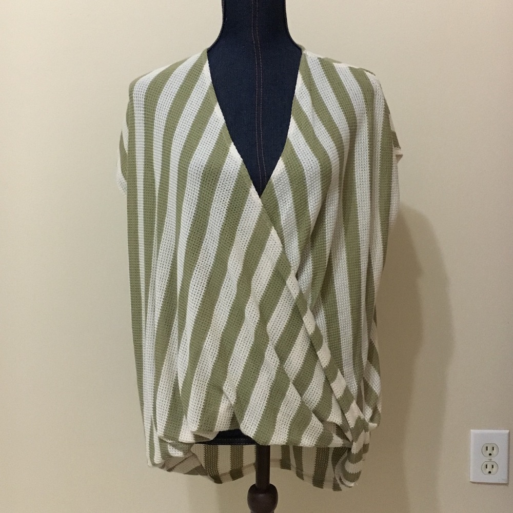🆕 Lizard Thicket Boutique Top